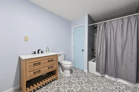 1910 Duncan Drive Oyster Creek TX 77541