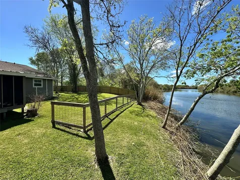 1910 Duncan Drive Oyster Creek TX 77541