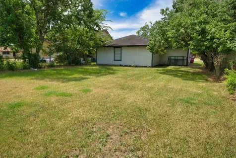 1806 N Avenue N Freeport TX 77541