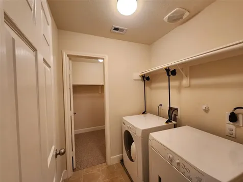 4100 Blossom Street Houston TX 77007