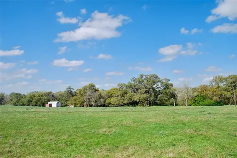 494 County Road 217c Schulenburg TX 78956