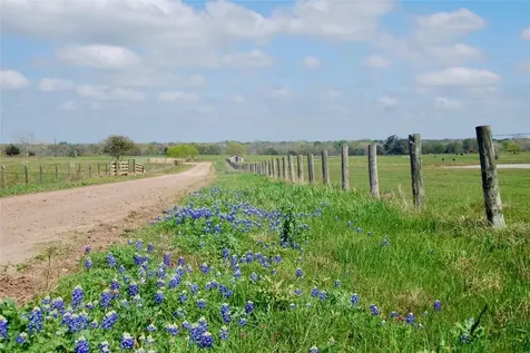 494 County Road 217c Schulenburg TX 78956