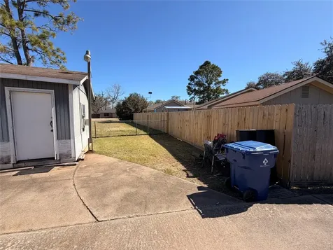 116 W Mahan Street Richwood TX 77531