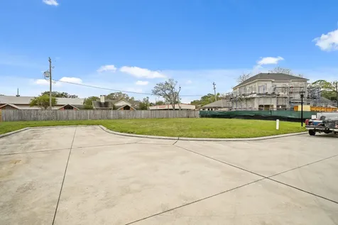 1202 Hilshire Villa Drive Hilshire Village TX 77055