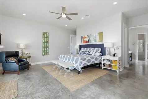 318 Little Dove Livingston TX 77351
