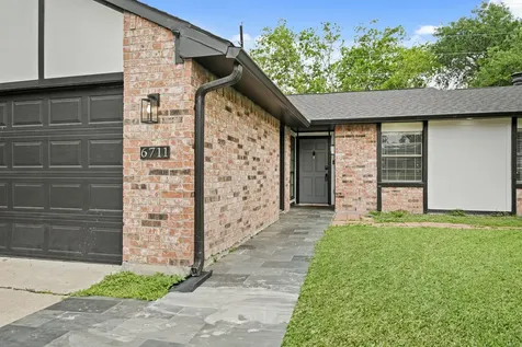 6711 Pickett Drive Richmond TX 77469