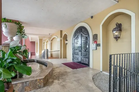 1711 Old Spanish Trail 222 Houston TX 77054