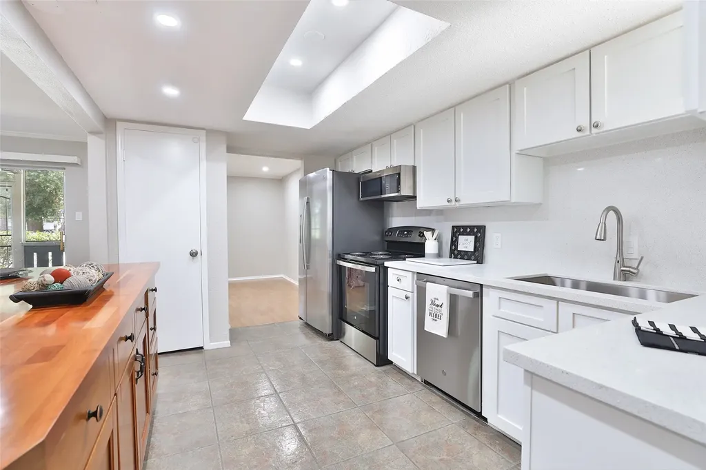 5005 Georgi Lane 18 Houston TX 77092