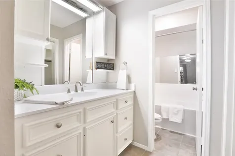 5005 Georgi Lane 18 Houston TX 77092
