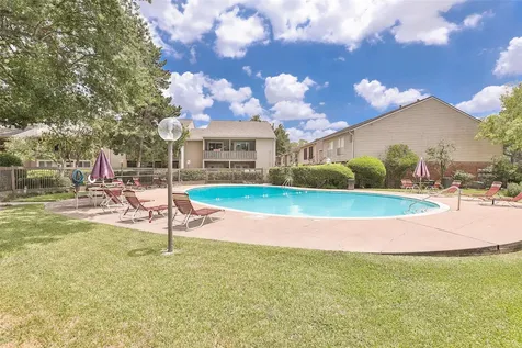 5005 Georgi Lane 18 Houston TX 77092