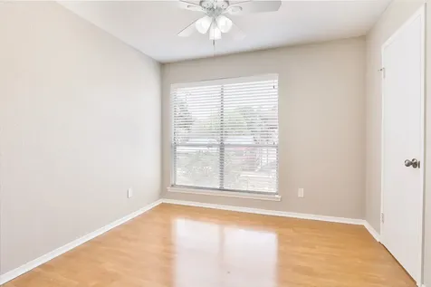 5005 Georgi Lane 18 Houston TX 77092