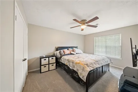 715 Marne Lane Houston TX 77090