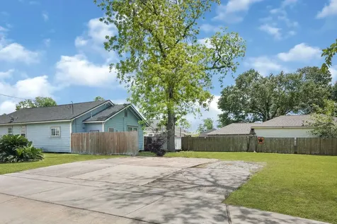 4102 Erie Street Houston TX 77087