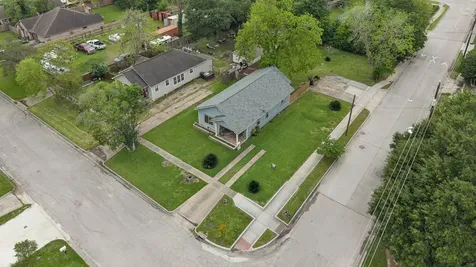 4102 Erie Street Houston TX 77087