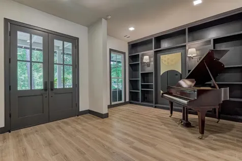 64 Autumn Crescent The Woodlands TX 77381