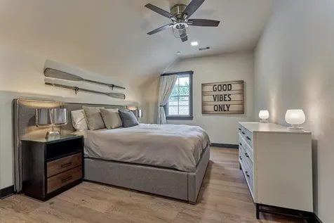 64 Autumn Crescent The Woodlands TX 77381