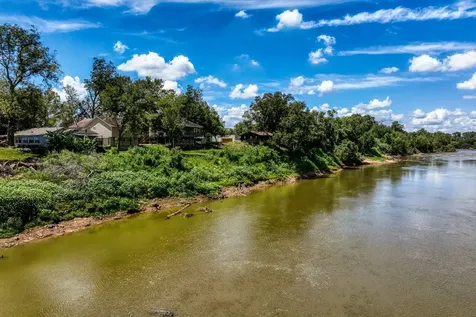 3769 Lazy River Drive Sealy TX 77474