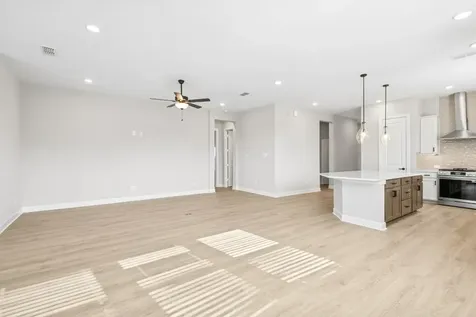 11843 Sawgrass Drive Mont Belvieu TX 77523