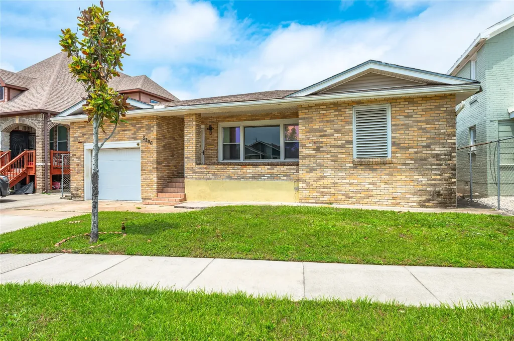 5206 Avenue L Galveston TX 77551