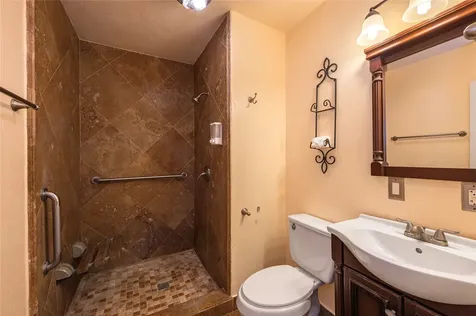 5206 Avenue L Galveston TX 77551