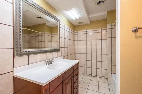 5206 Avenue L Galveston TX 77551