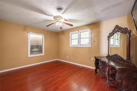5206 Avenue L Galveston TX 77551