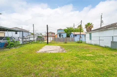 5206 Avenue L Galveston TX 77551