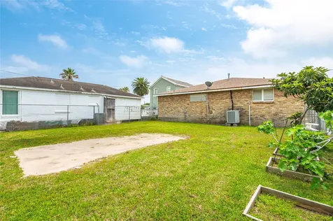 5206 Avenue L Galveston TX 77551