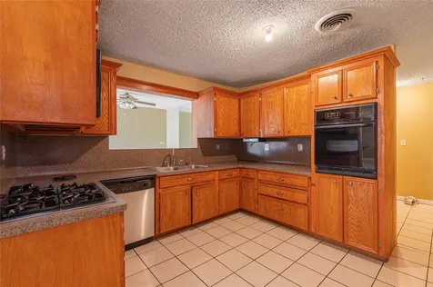 5206 Avenue L Galveston TX 77551