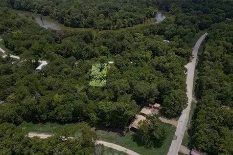 61 Shoreline Drive Cleveland TX 77327