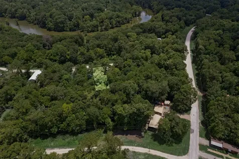 61 Shoreline Drive Cleveland TX 77327