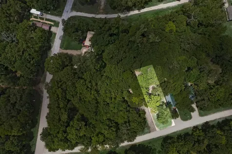 61 Shoreline Drive Cleveland TX 77327