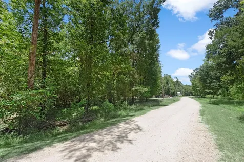 61 Shoreline Drive Cleveland TX 77327