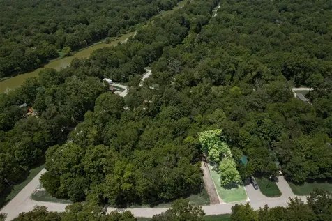 61 Shoreline Drive Cleveland TX 77327