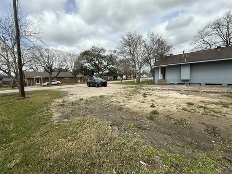 4114 Victoria Avenue Dickinson TX 77539
