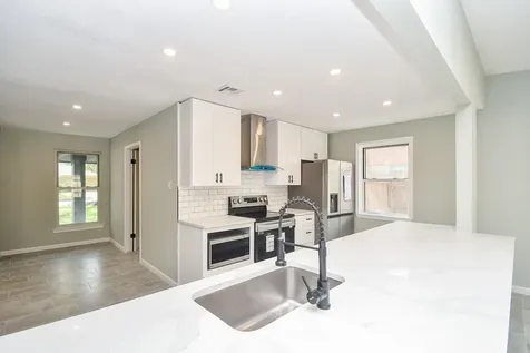 5850 Duxbury Street Houston TX 77035