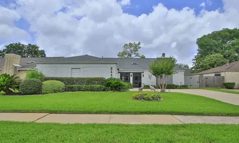 2110 Woodland Park Drive Houston TX 77077