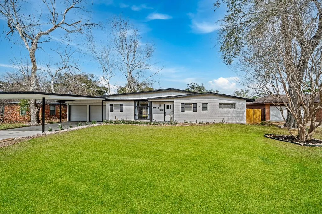 10042 Lazy Oaks Street Houston TX 77080