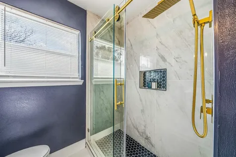 10042 Lazy Oaks Street Houston TX 77080