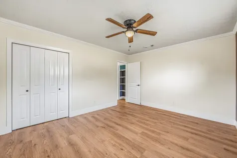 10042 Lazy Oaks Street Houston TX 77080