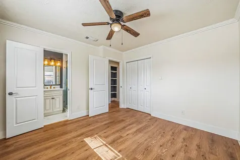 10042 Lazy Oaks Street Houston TX 77080