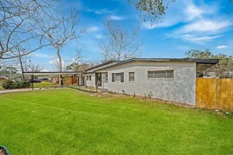 10042 Lazy Oaks Street Houston TX 77080