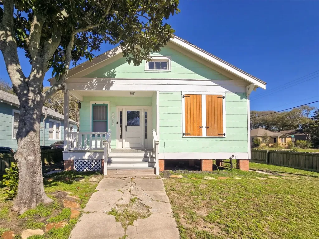 4302 Avenue Q 1/2 Galveston TX 77550