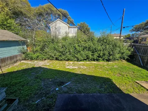 4302 Avenue Q 1/2 Galveston TX 77550