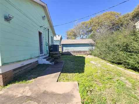4302 Avenue Q 1/2 Galveston TX 77550