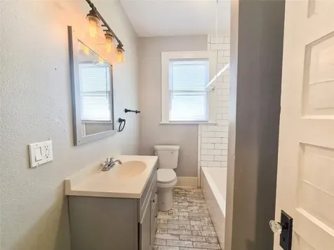 4302 Avenue Q 1/2 Galveston TX 77550