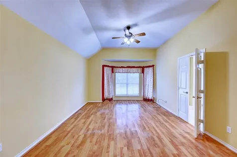 1960 Greentree Drive Huntsville TX 77340