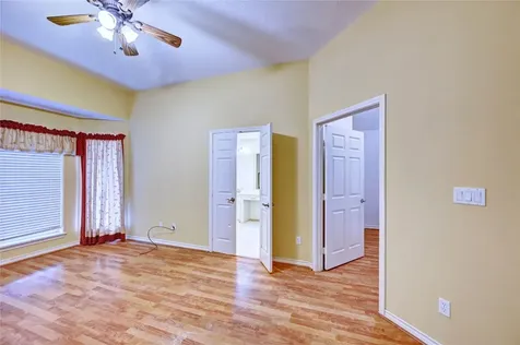 1960 Greentree Drive Huntsville TX 77340