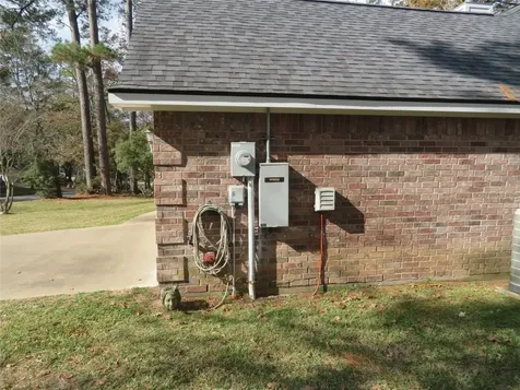 1960 Greentree Drive Huntsville TX 77340