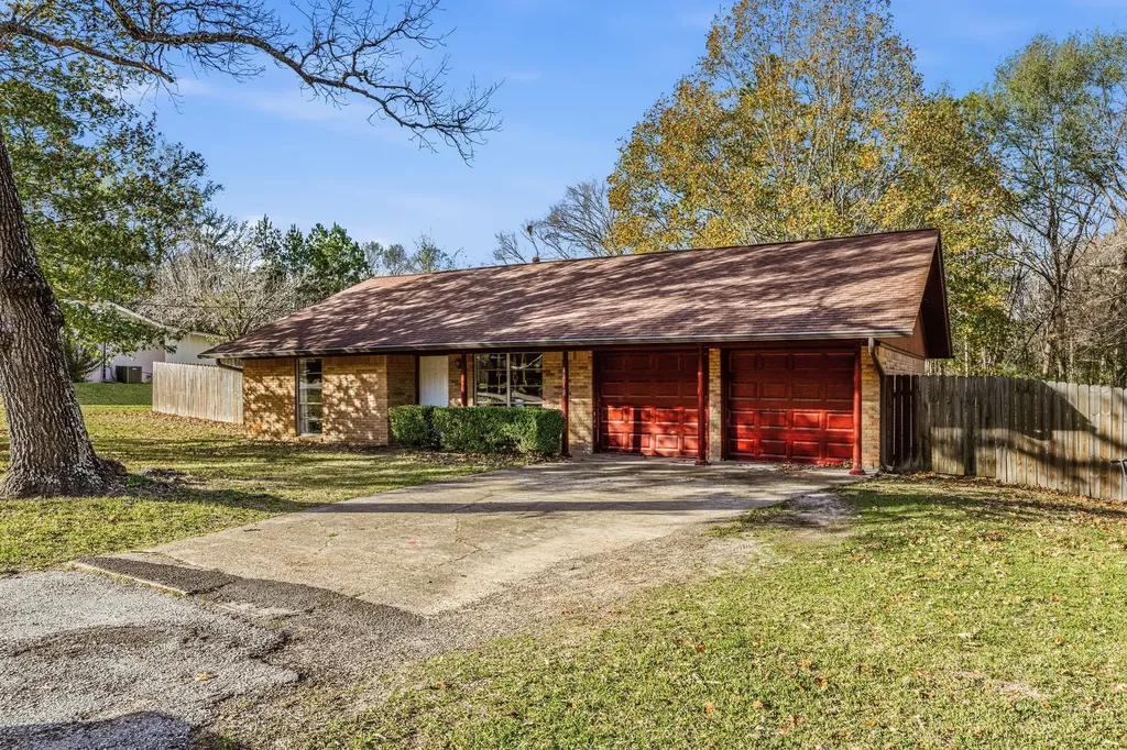 4418 Shady Lane Huntsville TX 77320